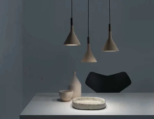 Produs de designer pe fundal neutru