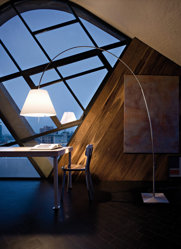 Lampadar Lady Costanza