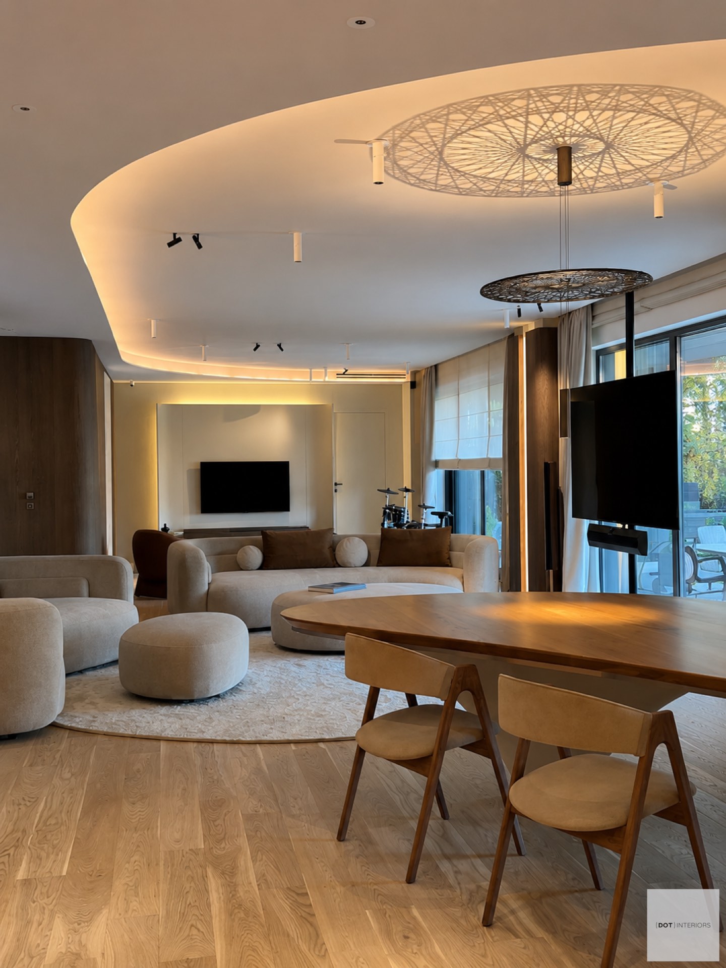 Living și dining cu iluminat arhitectural integrat – Casa M., amenajare Dot Interiors